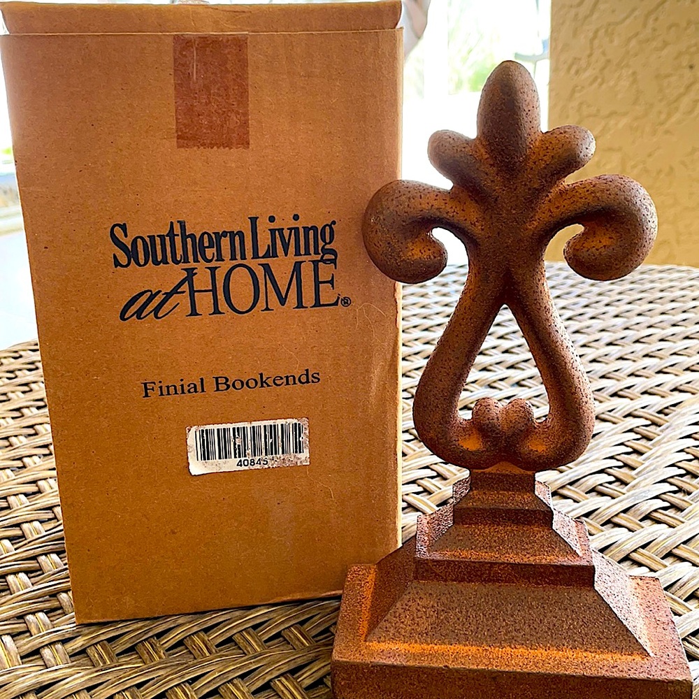 Finial Bookends